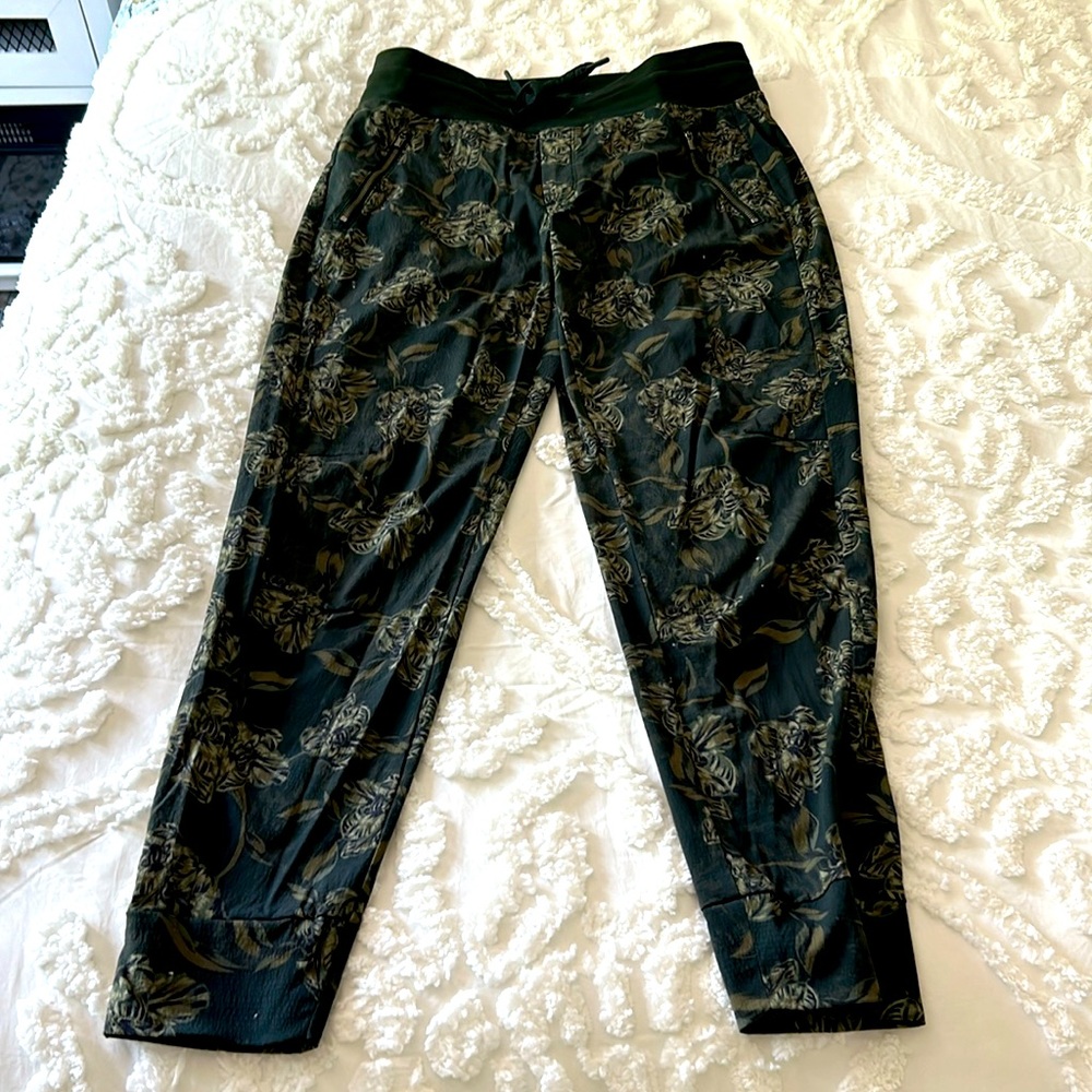 Athleta Trekkie North Printed Jogger.